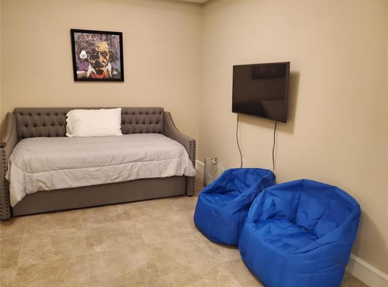 Image 11 of 29 For 4511 El Mar Dr  202