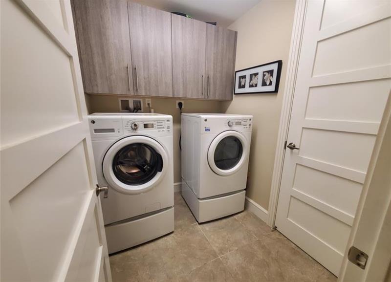 Image 17 of 29 For 4511 El Mar Dr  202