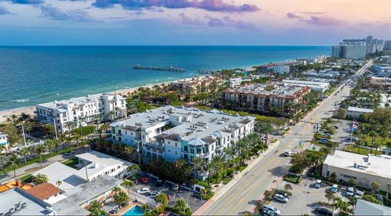 Image 25 of 29 For 4511 El Mar Dr  202