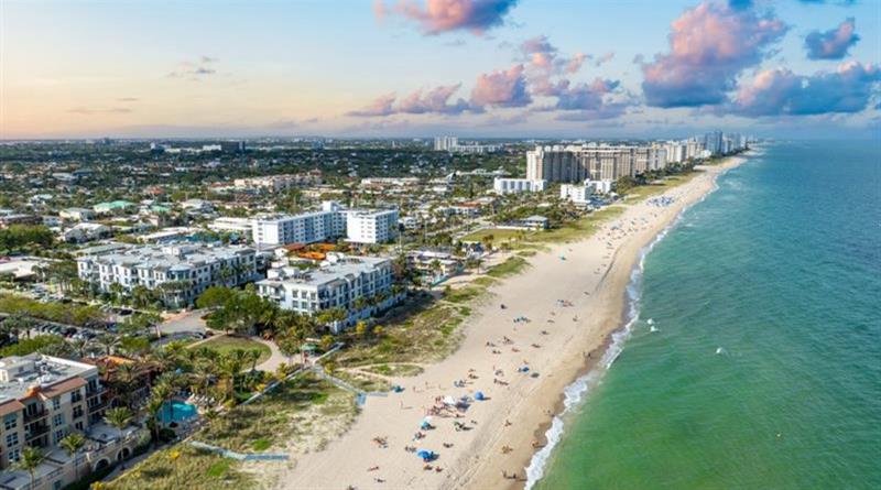 Image 3 of 29 For 4511 El Mar Dr  202