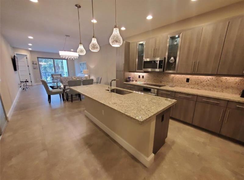 Image 4 of 29 For 4511 El Mar Dr  202