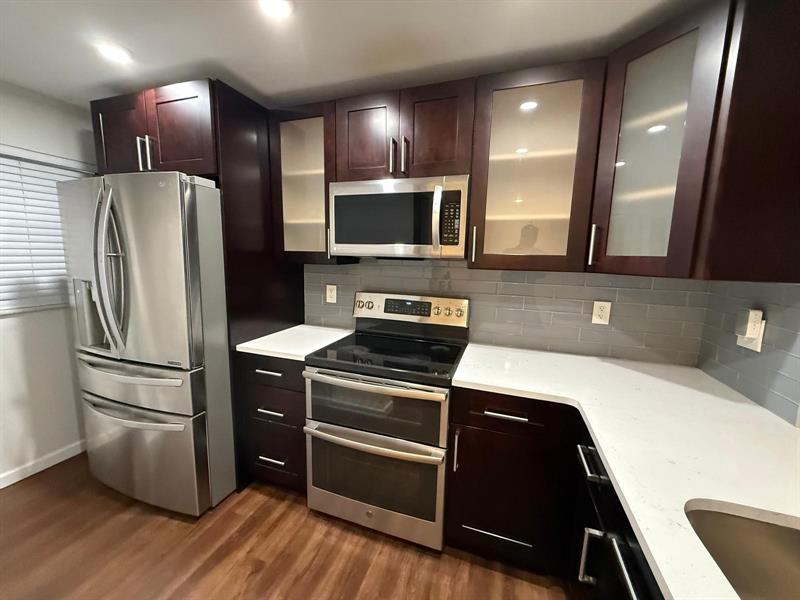 Image 3 of 20 For 9480 Poinciana Pl  410