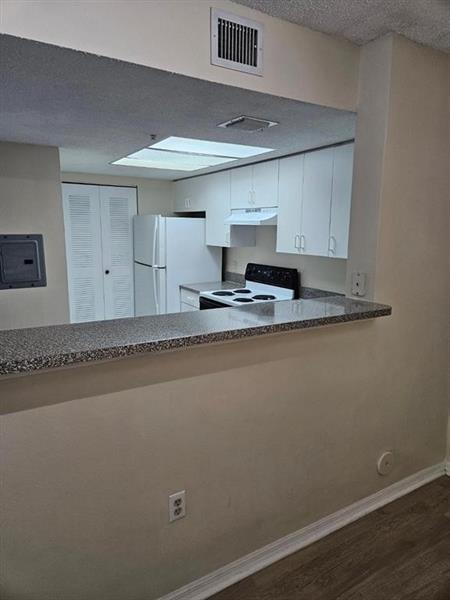 Image 8 of 16 For 5035 Wiles Rd  105