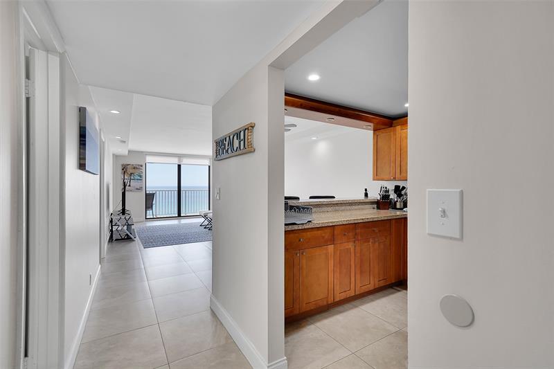 Image 17 of 50 For 400 Surf Rd  703