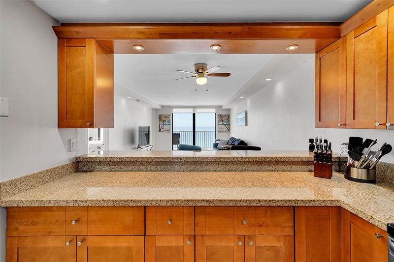 Image 22 of 50 For 400 Surf Rd  703