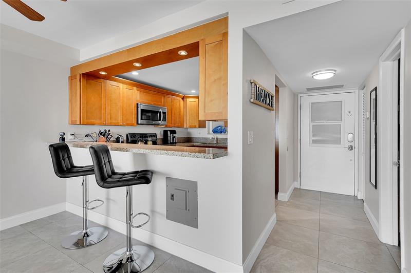 Image 24 of 50 For 400 Surf Rd  703