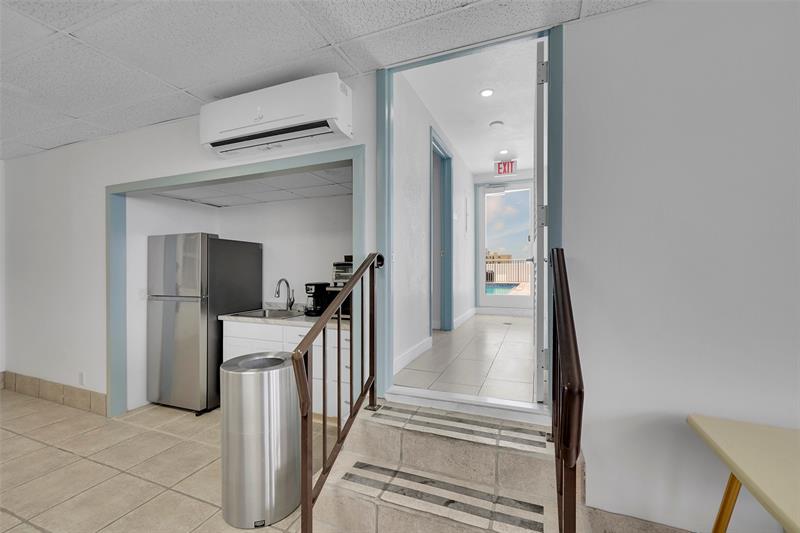 Image 40 of 50 For 400 Surf Rd  703