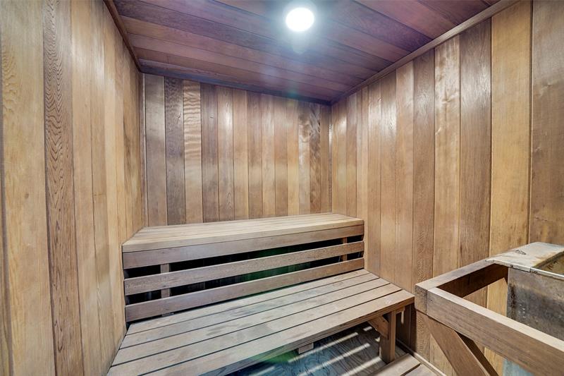 Image 46 of 50 For 400 Surf Rd  703