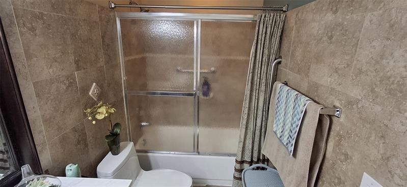 Image 18 of 54 For 7731 Ashmont Cir  212