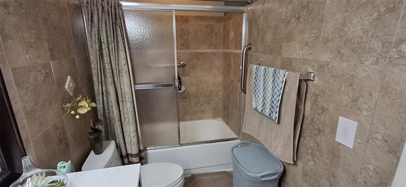 Image 19 of 54 For 7731 Ashmont Cir  212