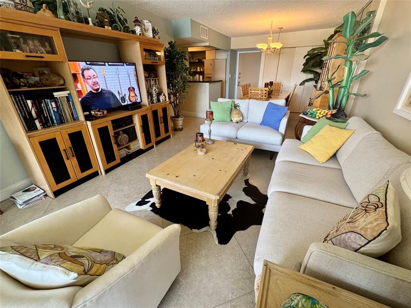 Image 5 of 28 For 740 Federal Hwy  216