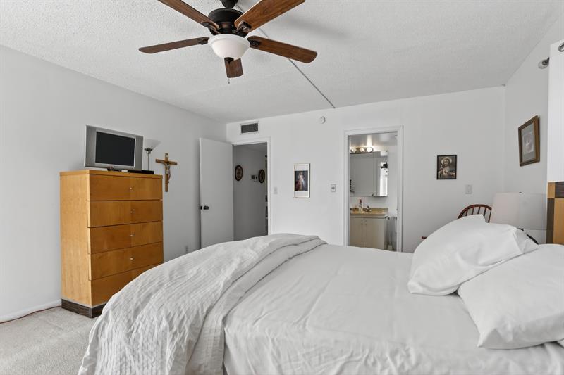 Image 16 of 31 For 2901 Victoria Cir  A1