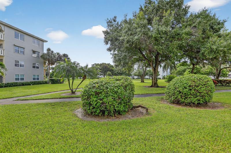 Image 27 of 31 For 2901 Victoria Cir  A1