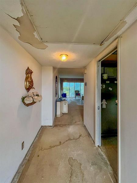 Image 4 of 15 For 3050 Palm Aire Dr  604
