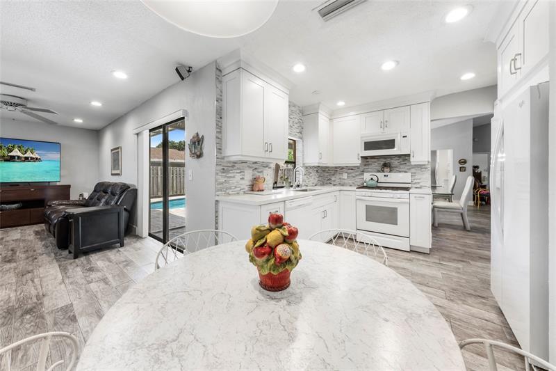 Image 13 of 27 For 11830 39th Pl