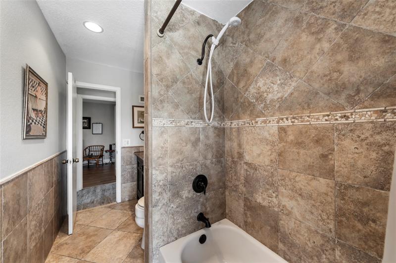 Image 20 of 27 For 11830 39th Pl