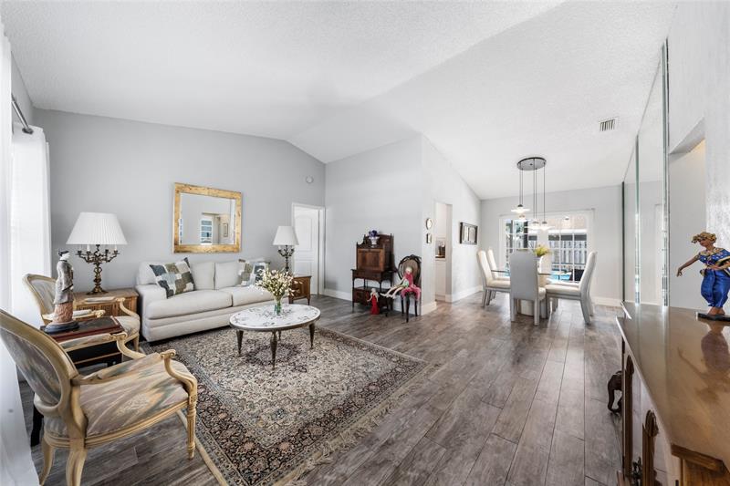 Image 8 of 27 For 11830 39th Pl