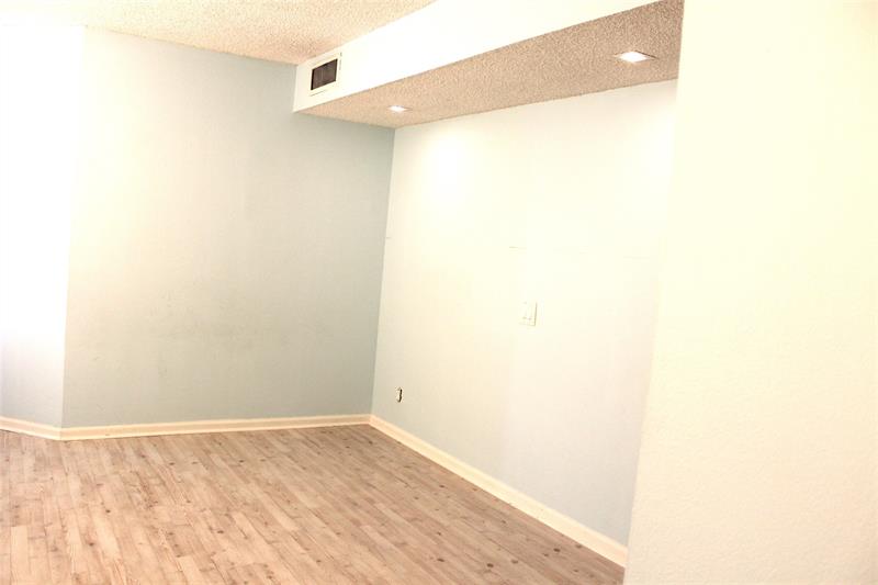 Image 18 of 22 For 1000 Ocean Blvd  5-l