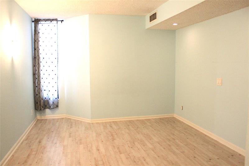 Image 19 of 22 For 1000 Ocean Blvd  5-l