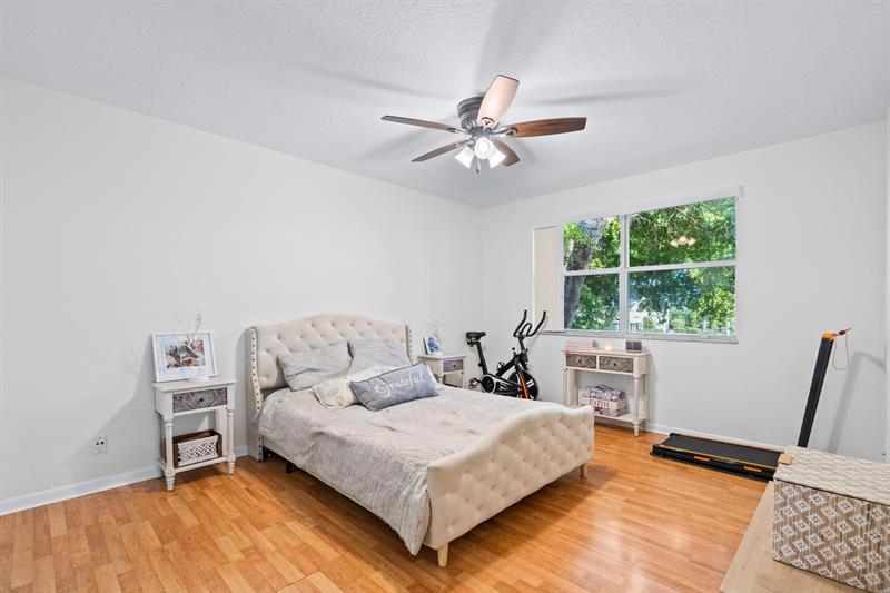Image 13 of 58 For 8851 Wiles Rd  305