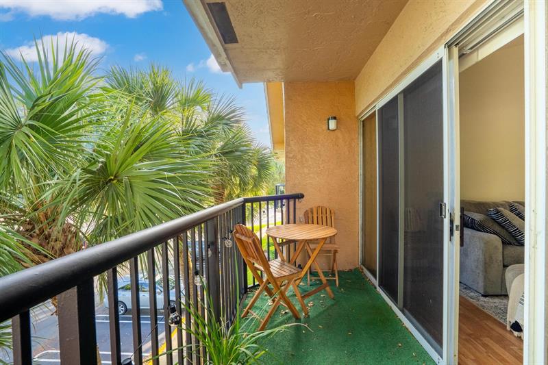 Image 17 of 58 For 8851 Wiles Rd  305