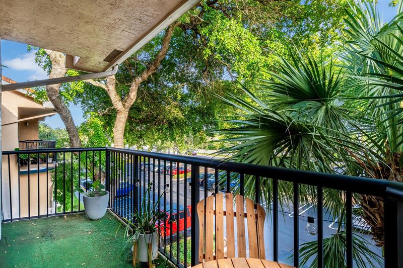 Image 26 of 58 For 8851 Wiles Rd  305