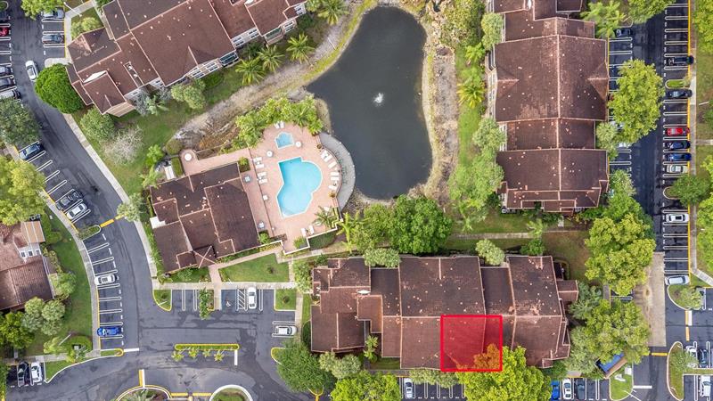 Image 40 of 58 For 8851 Wiles Rd  305