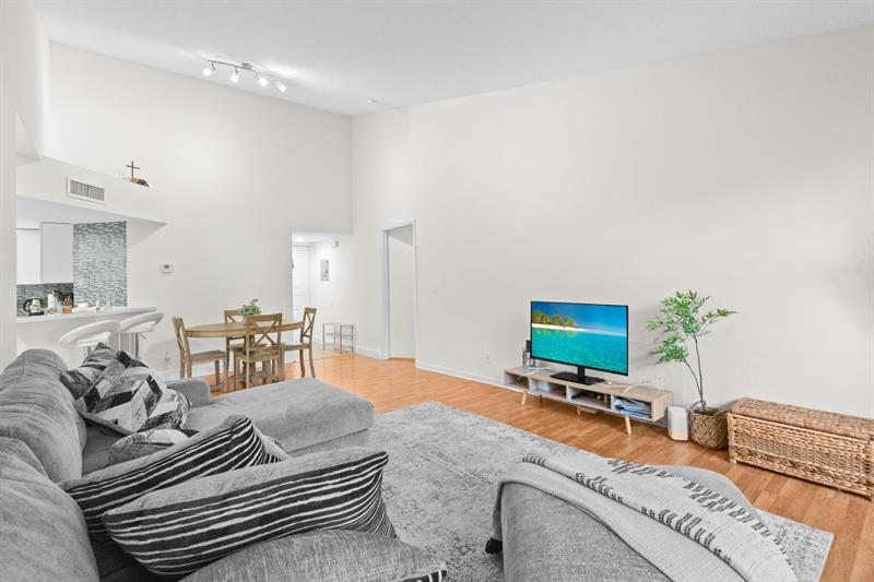 Image 7 of 58 For 8851 Wiles Rd  305