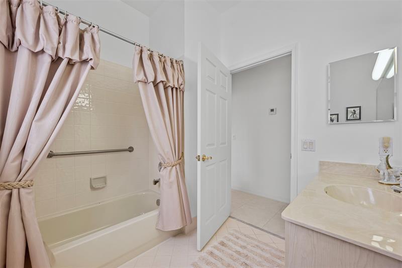 Image 16 of 32 For 10307 Lexington Estates Blvd