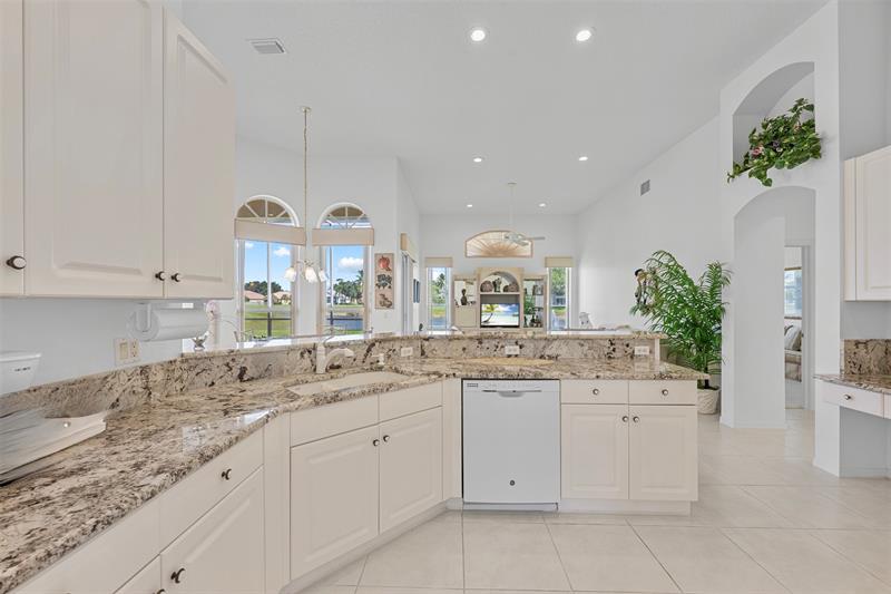 Image 19 of 32 For 10307 Lexington Estates Blvd