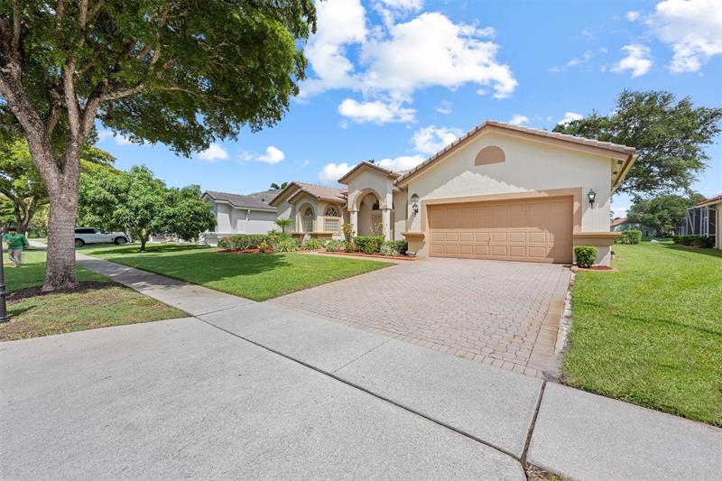 Image 4 of 32 For 10307 Lexington Estates Blvd