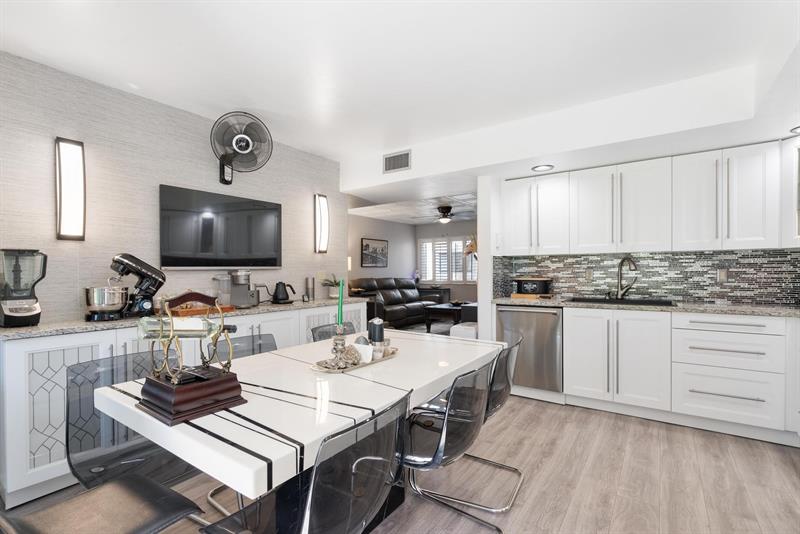 Image 11 of 40 For 5220 Las Verdes  118