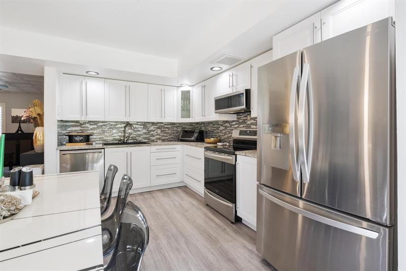 Image 14 of 40 For 5220 Las Verdes  118