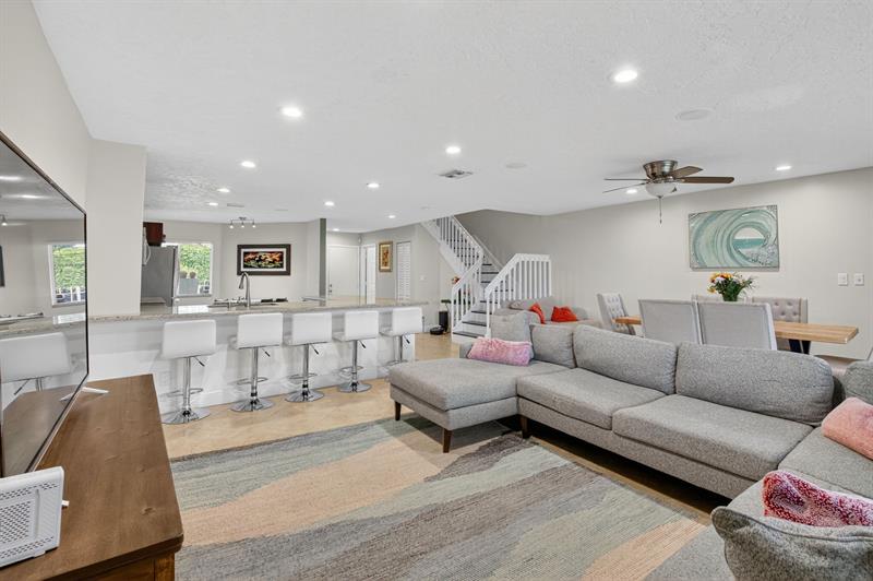 Image 12 of 47 For 6037 Old Court Rd  908