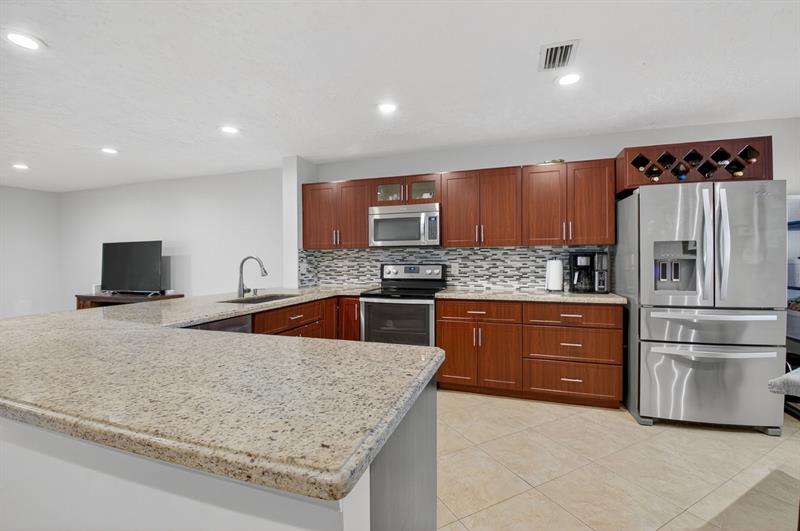 Image 15 of 47 For 6037 Old Court Rd  908