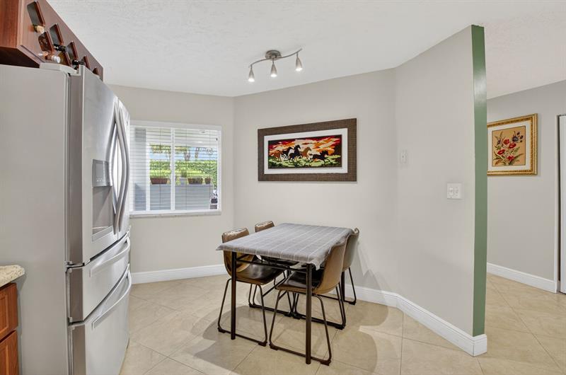 Image 19 of 47 For 6037 Old Court Rd  908
