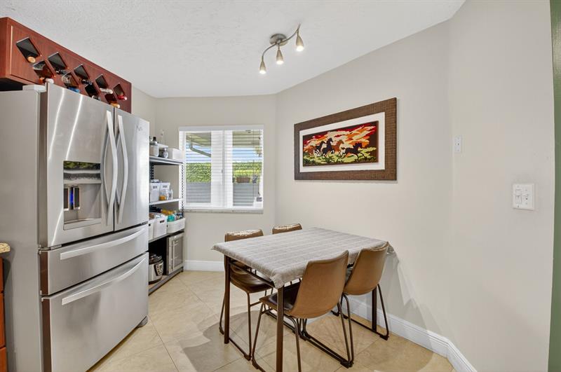 Image 20 of 47 For 6037 Old Court Rd  908