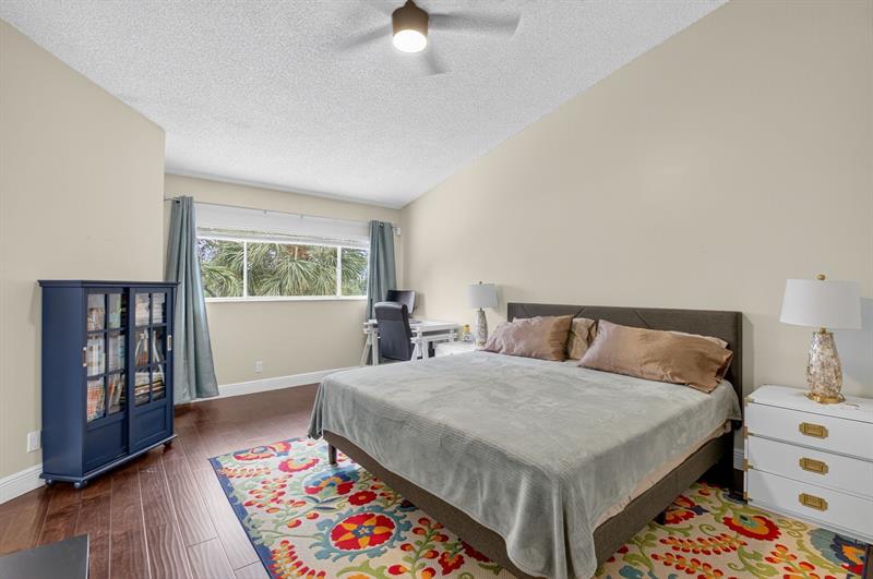 Image 32 of 47 For 6037 Old Court Rd  908