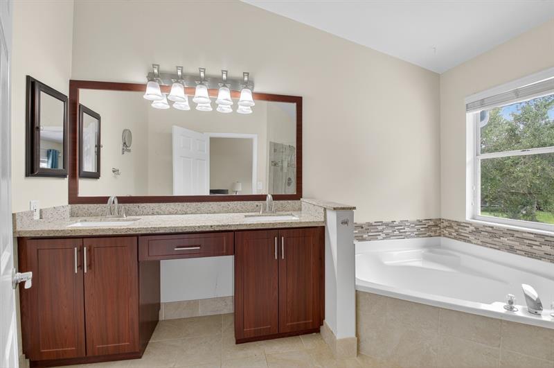 Image 36 of 47 For 6037 Old Court Rd  908