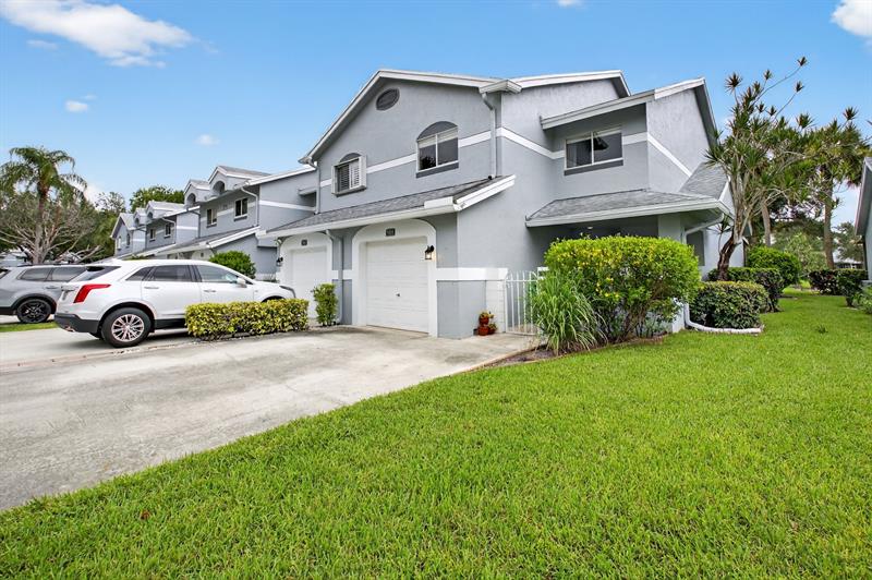Image 4 of 47 For 6037 Old Court Rd  908