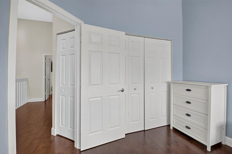 Image 40 of 47 For 6037 Old Court Rd  908