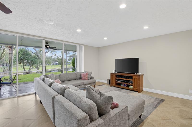 Image 9 of 47 For 6037 Old Court Rd  908