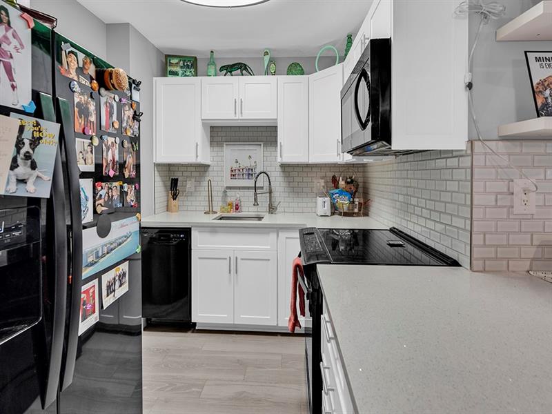 Image 11 of 26 For 2555 11th St  708