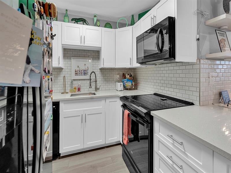Image 12 of 26 For 2555 11th St  708