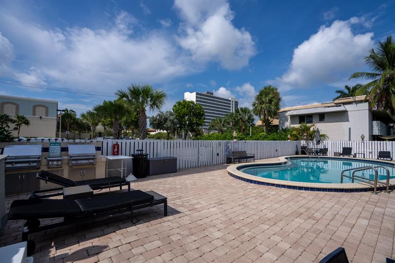 Image 24 of 26 For 2555 11th St  708