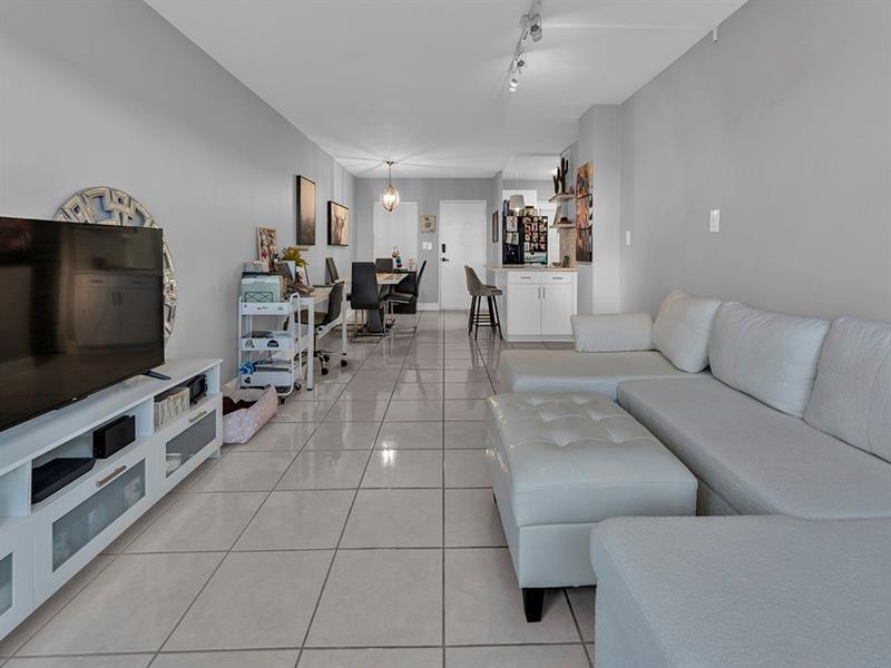 Image 7 of 26 For 2555 11th St  708