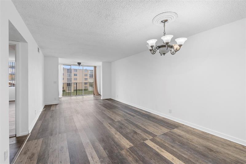 Image 11 of 30 For 7760 50th St  305