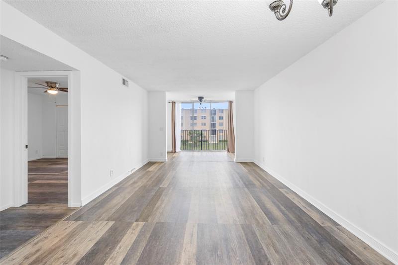 Image 12 of 30 For 7760 50th St  305