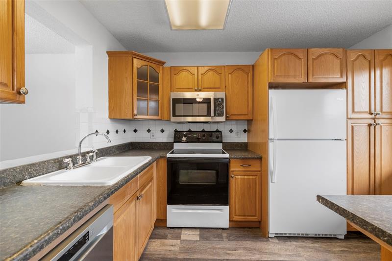 Image 8 of 30 For 7760 50th St  305