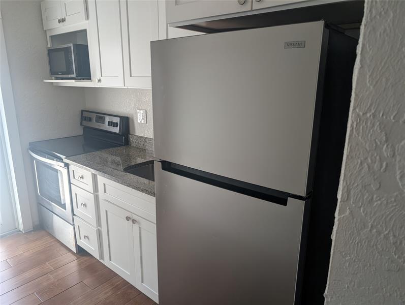 Image 3 of 23 For 3221 9th St  2